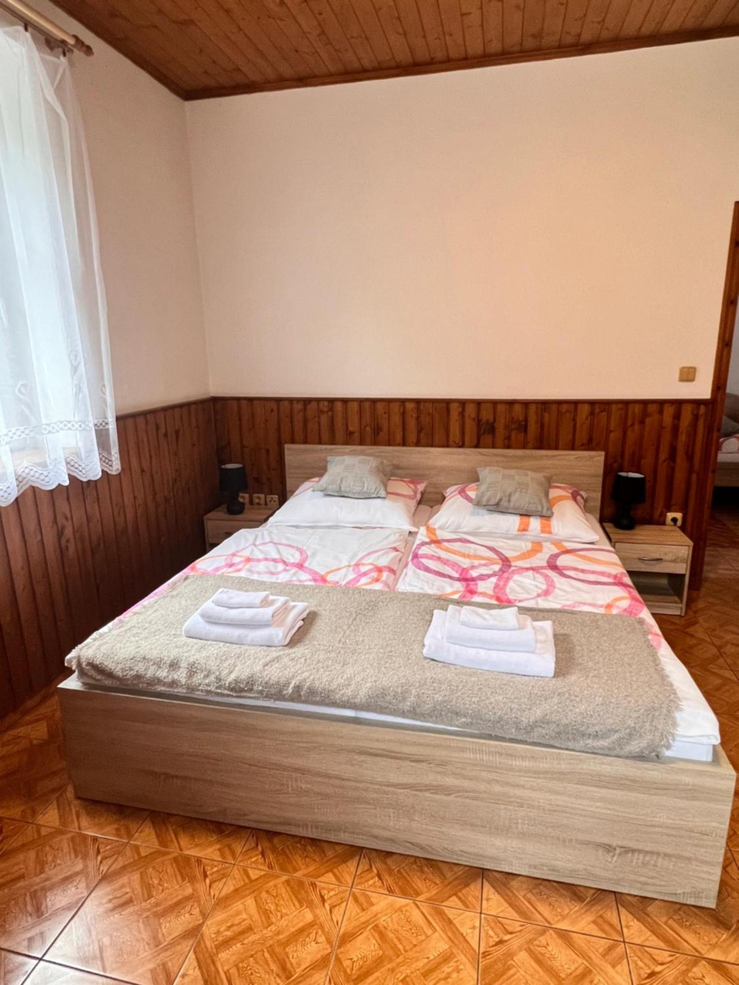 Hrensko 27 Apartmany Екстер'єр фото