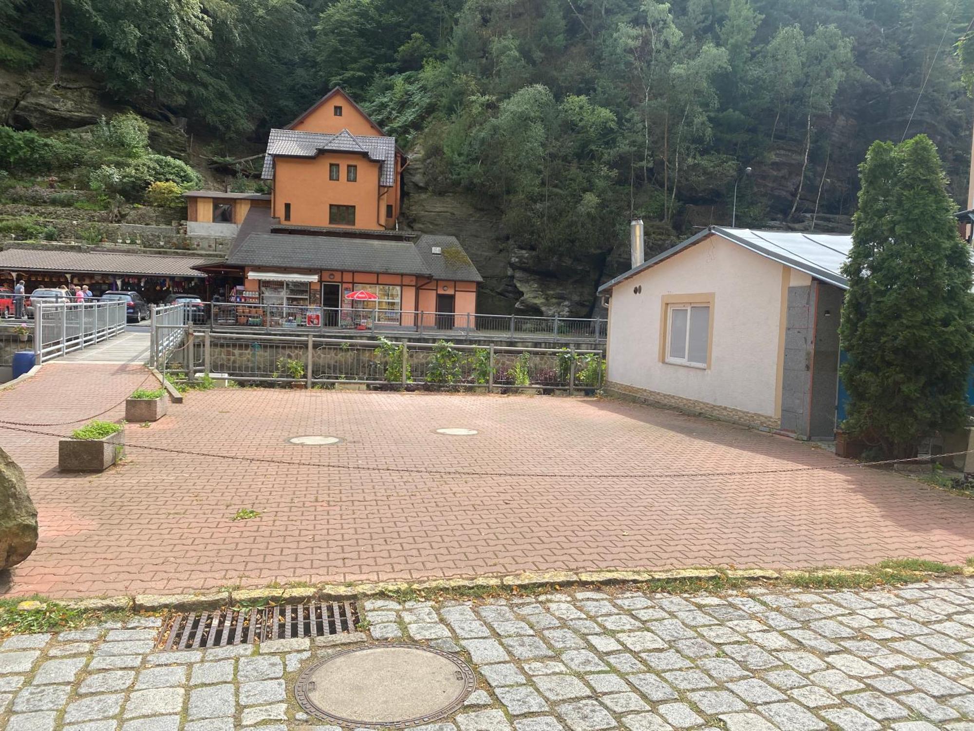 Hrensko 27 Apartmany Екстер'єр фото