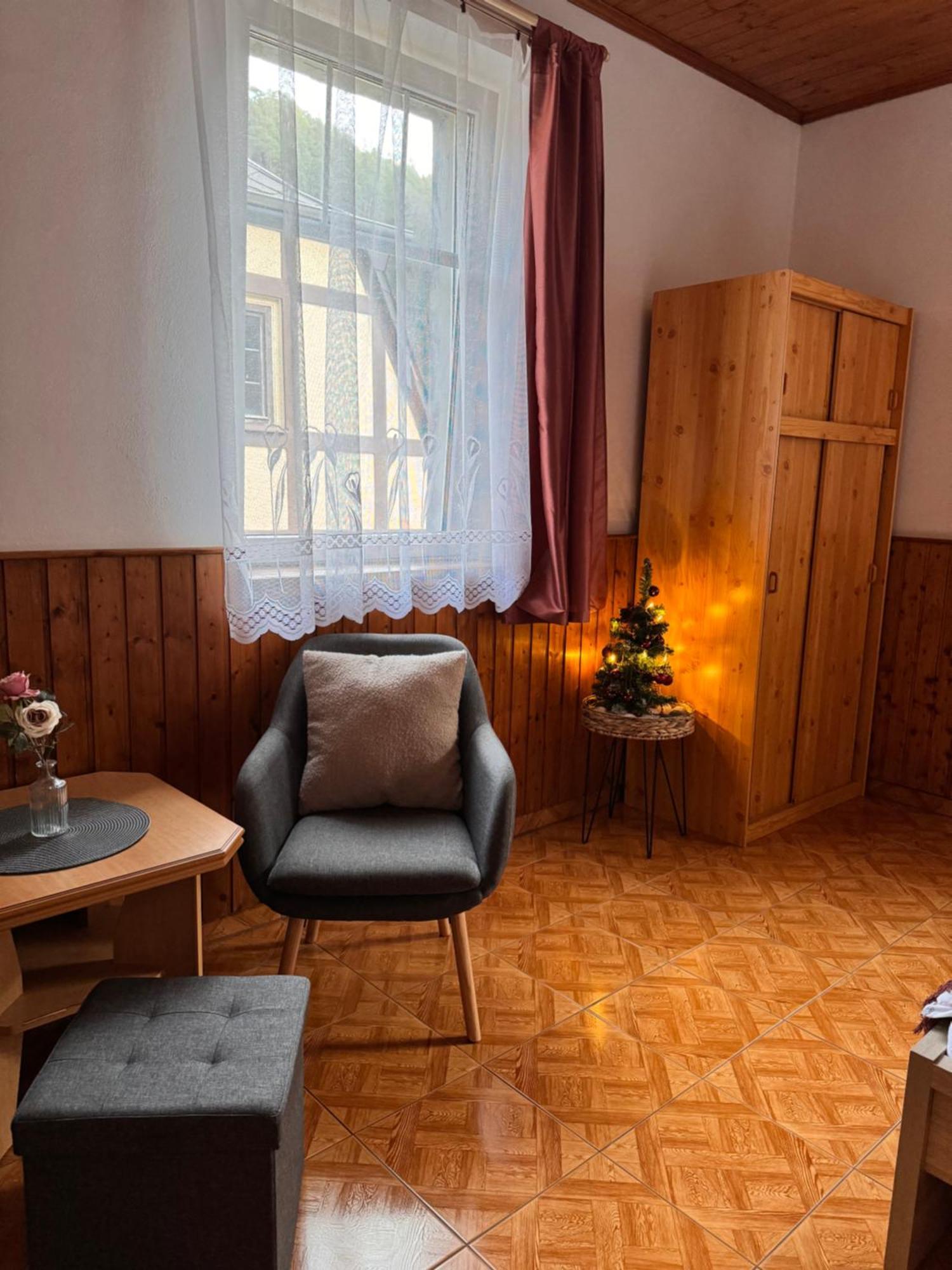 Hrensko 27 Apartmany Екстер'єр фото