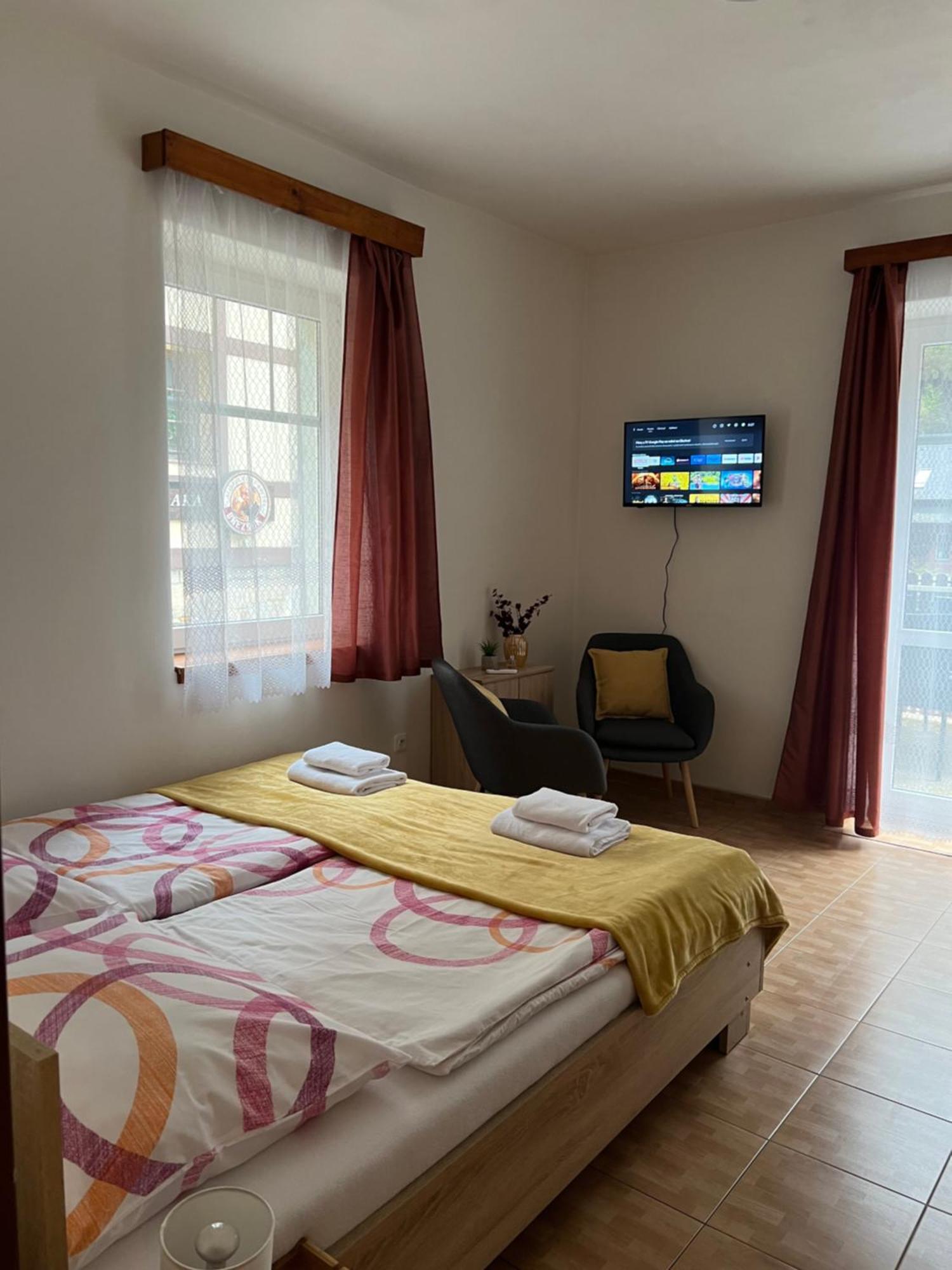 Hrensko 27 Apartmany Екстер'єр фото