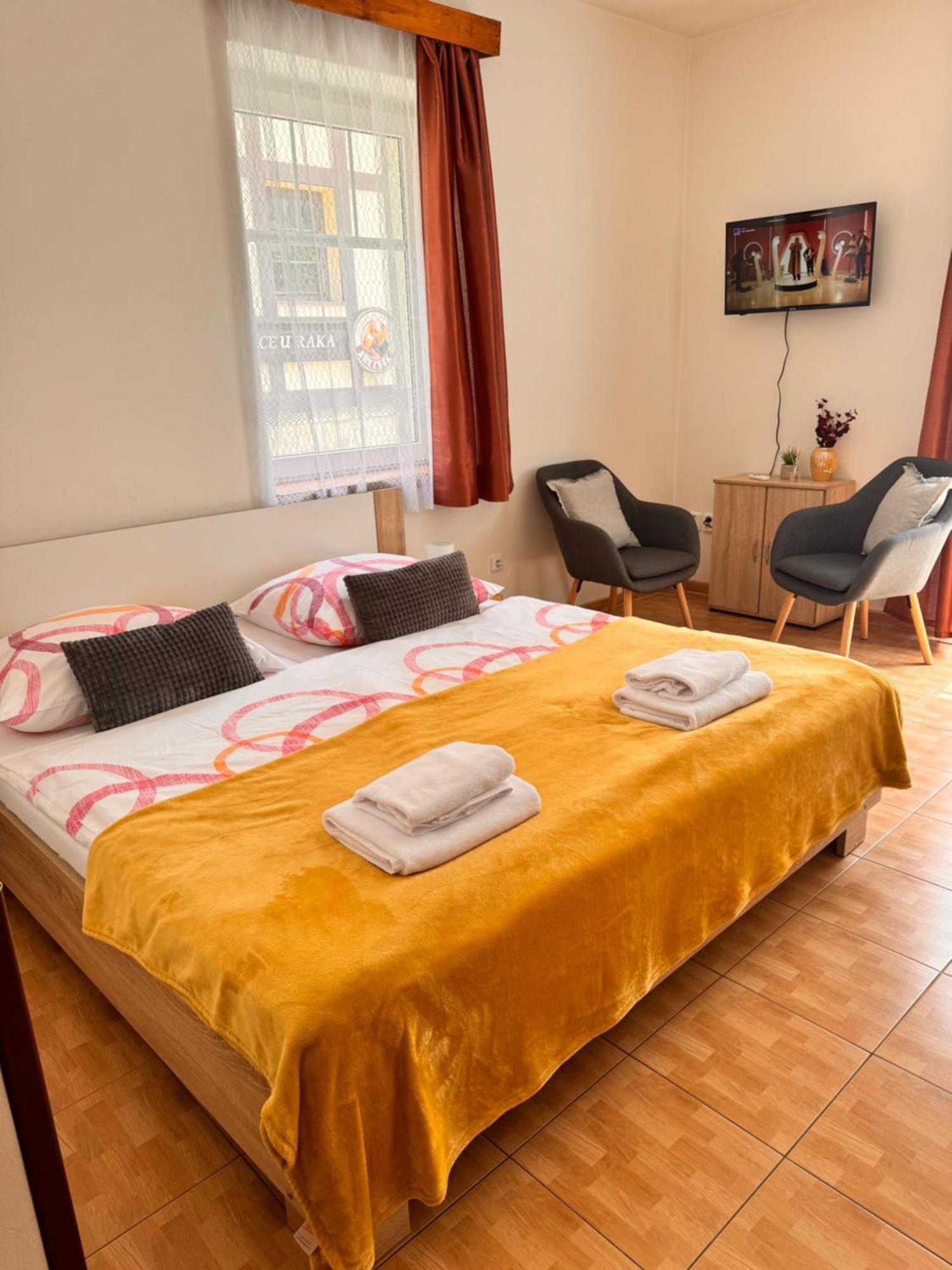Hrensko 27 Apartmany Екстер'єр фото