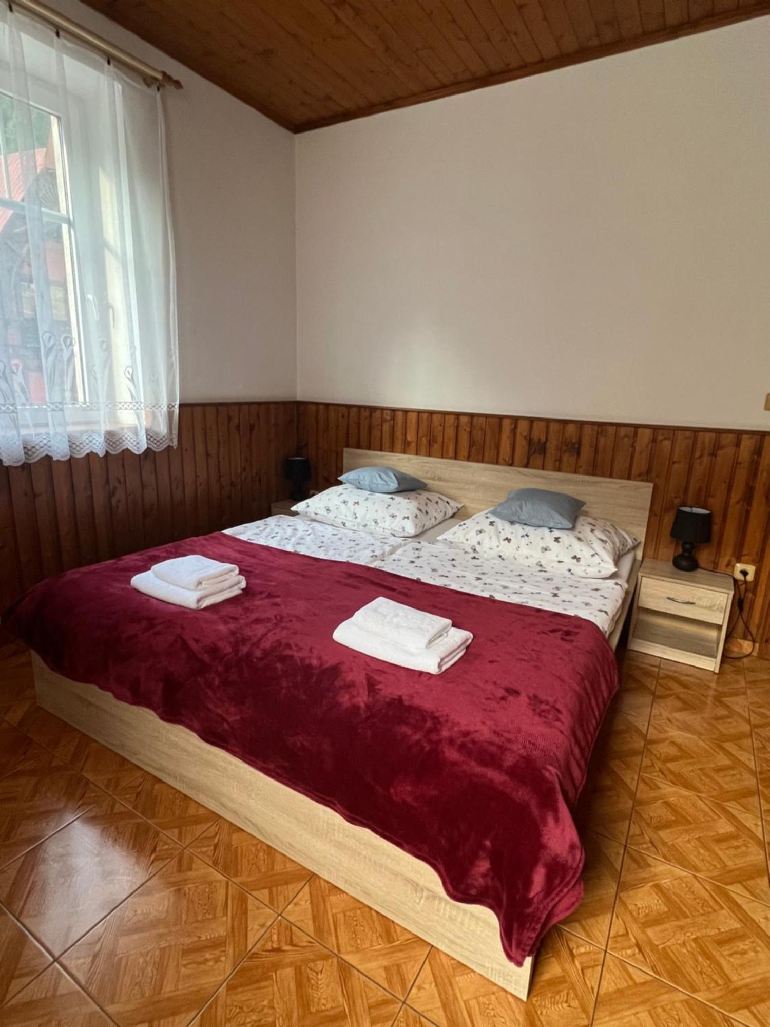 Hrensko 27 Apartmany Екстер'єр фото