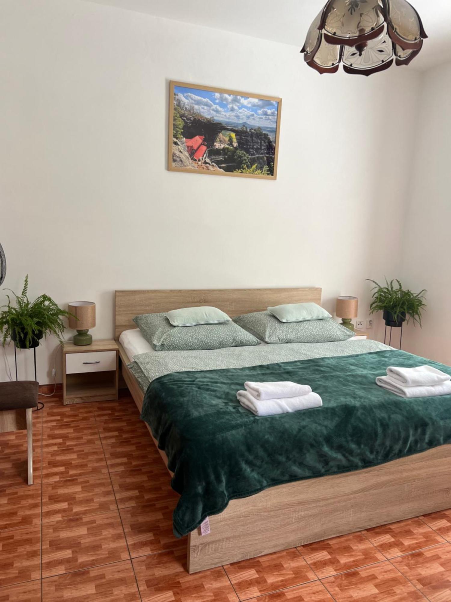 Hrensko 27 Apartmany Екстер'єр фото